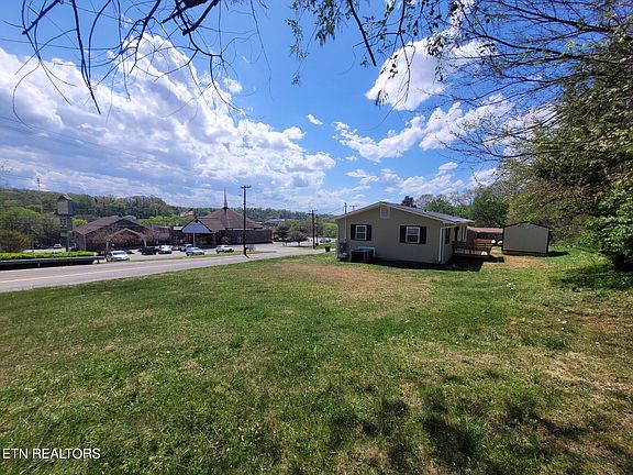 4th image of 1319 Spring Hill Rd