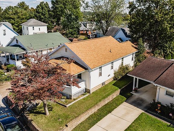 2nd image of 3510 Plum St