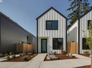 5833 SE Liebe St, Portland, OR 97206