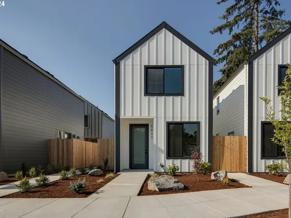 5833 SE Liebe St, Portland, OR 97206