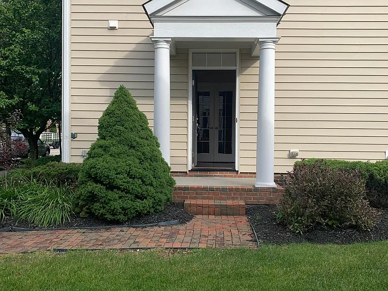 8272 Griswold Dr — Photo 3