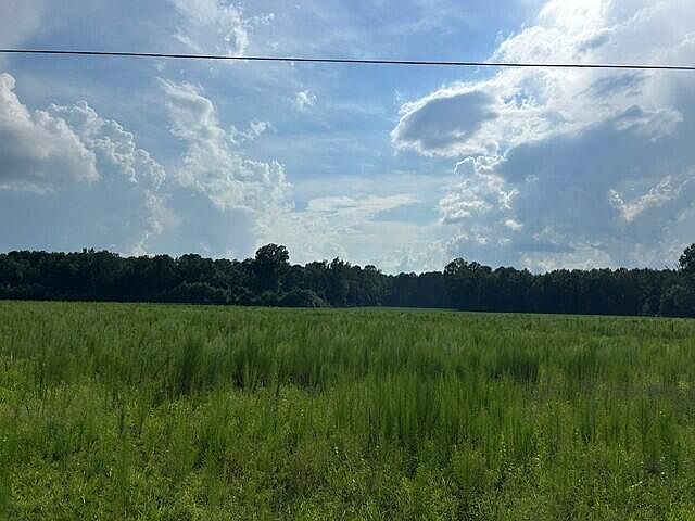 1st image of 3 Seven Mile Rd