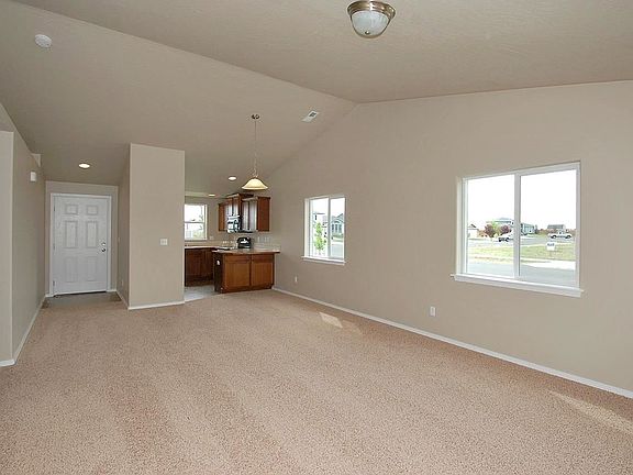 3rd image of 928 S Schnug St