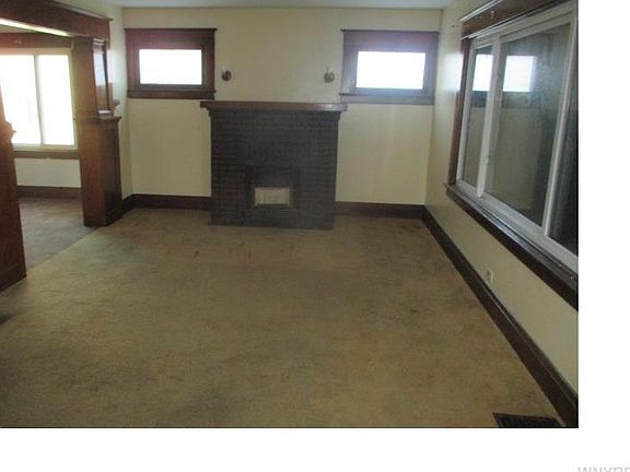 5th image of 128 Hinman Ave