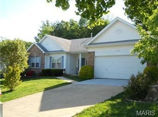 1497 Bent Oak Ridge Dr, Fenton, MO 63026