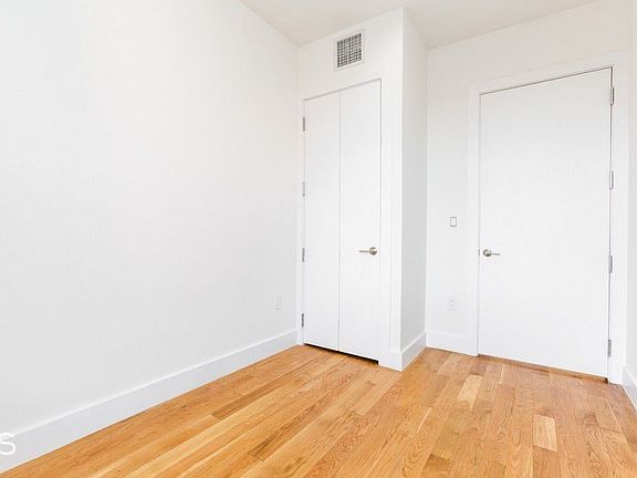 5th image of 48 Meserole St APT 5A