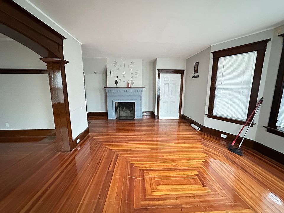 1st image of 126 Hobart St #11A