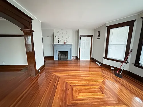 126 Hobart St Photo 1