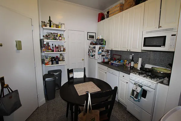 Rented by Luxor Homes & Investment Realty | media 7