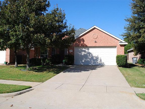 2nd image of 2557 Persimmon Dr