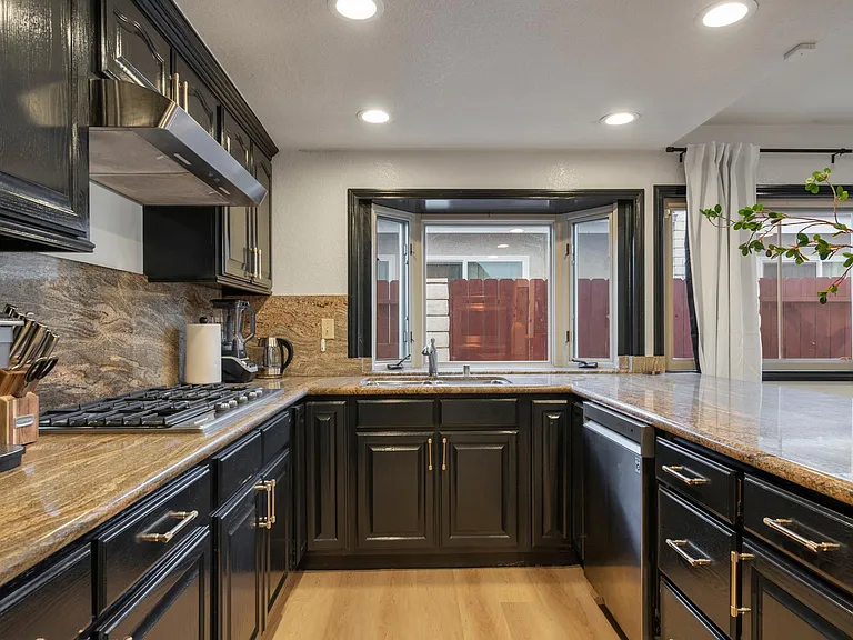 12464 Sanford St — Photo 11