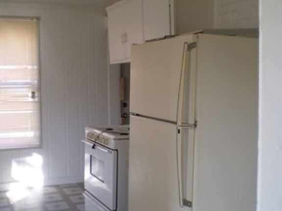 4th image of 310 N Independence Ave