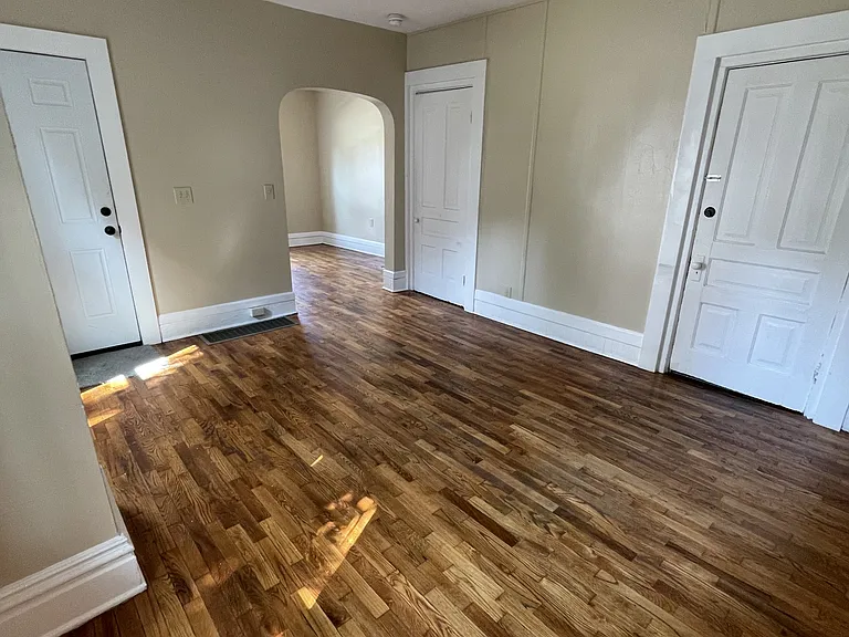 906 Linden Grove Ave #904 — Photo 3