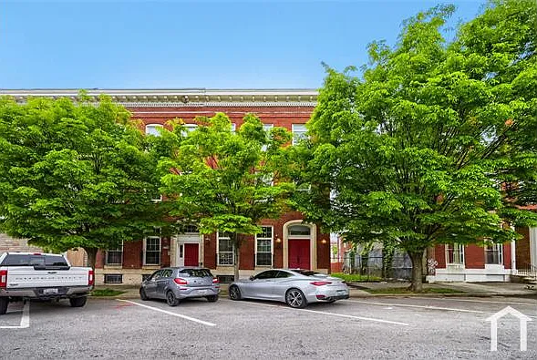 7 bed, 4785 sqft, $3,500 — Photo 2