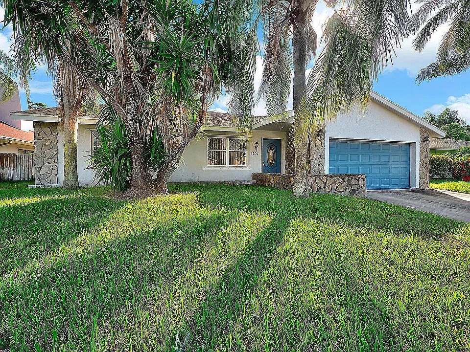 2707 Starwood Cir