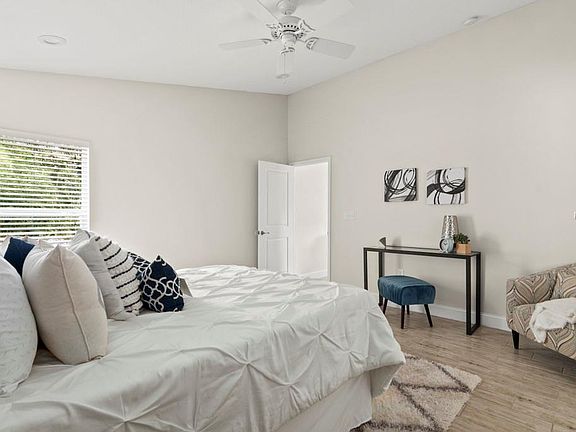 5th image of 3047 Higate Dr