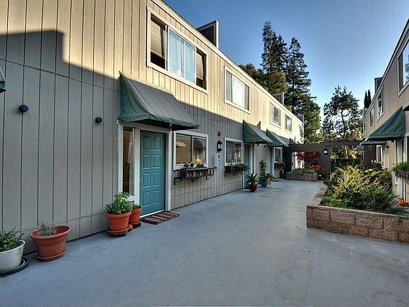 3rd image of 165 E Okeefe St APT 13