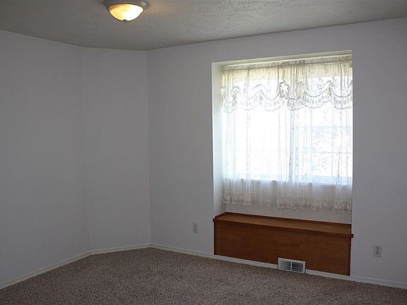 5th image of 720 S Pine View Dr
