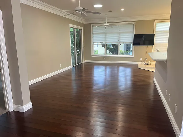 628 NW Venetto Ct — Photo 4