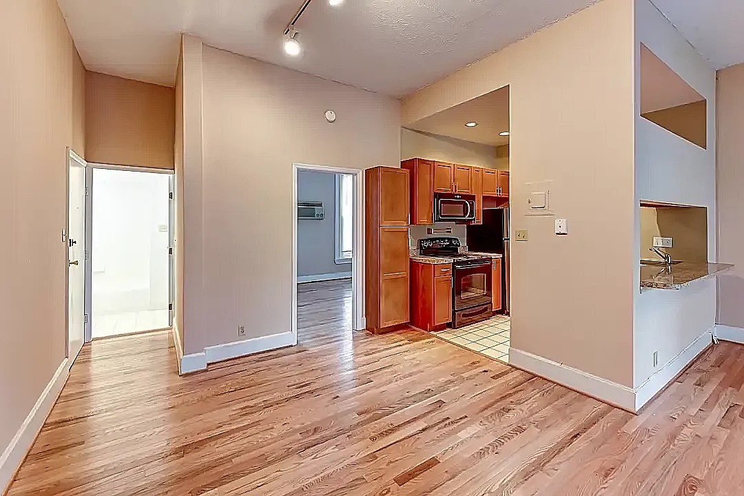 Spacious Kitchen - Salutaris House