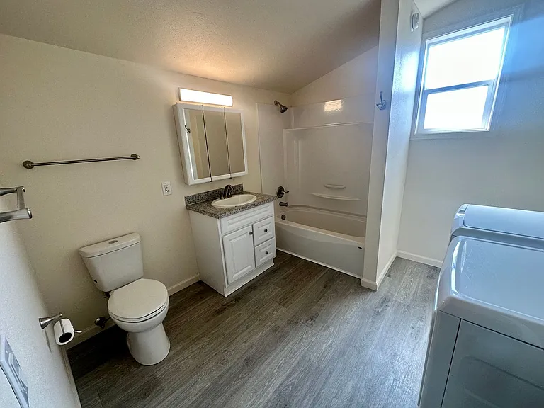 2100 Humboldt St — Photo 13