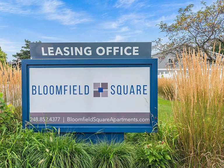 Bloomfield Square Apartments - Auburn Hills, MI — Photo 34
