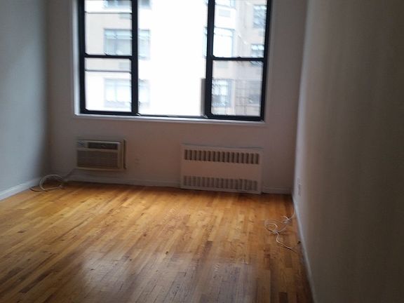 3rd image of 171 E 77th St APT 2D