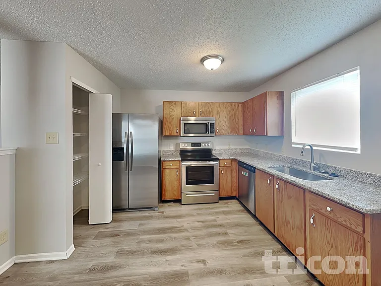 3146 Brandenburg Dr — Photo 4