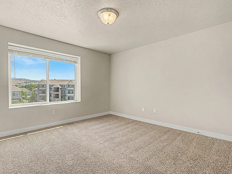 Kensington Apartments — Photo 66