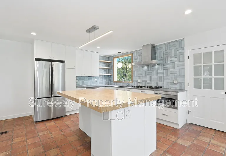 4521 Province Line Rd — Photo 7