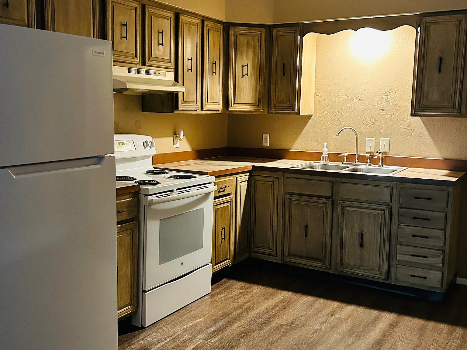 3 bed, $1,100 — Photo 2