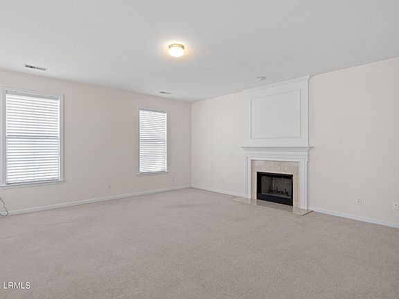 5th image of 614 College Park Circle