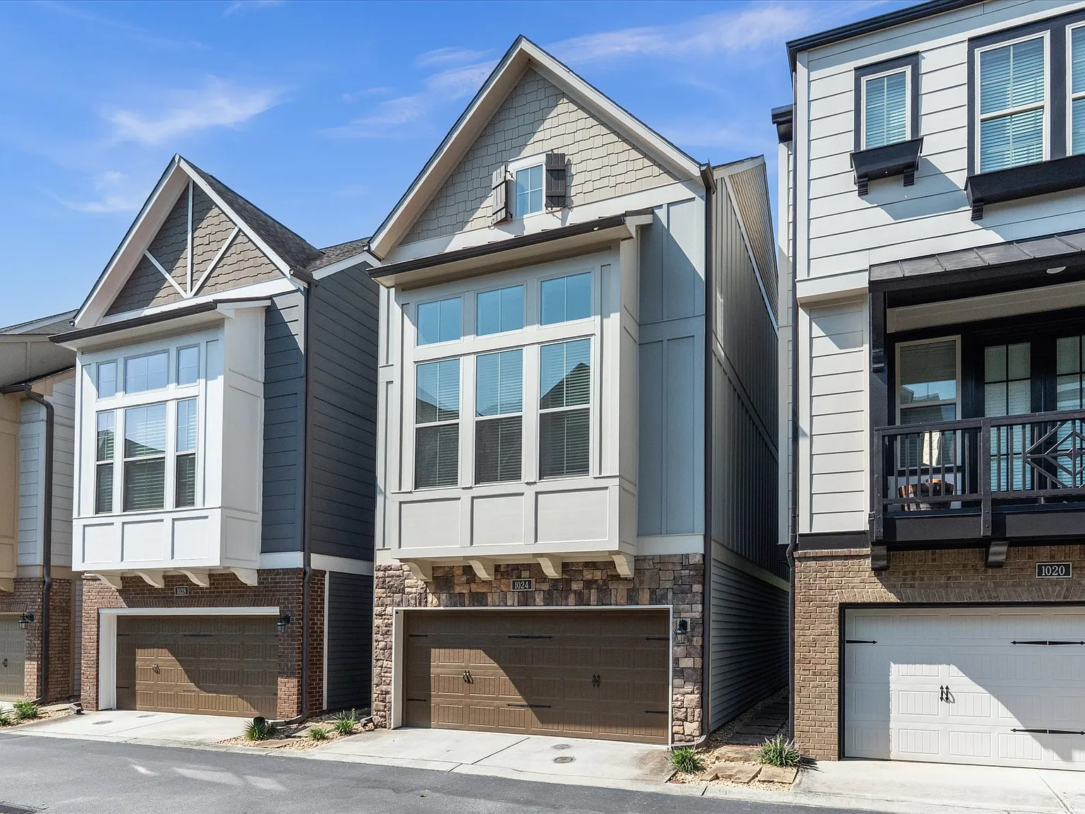 1024 Moorewood Ln SE — Photo 3