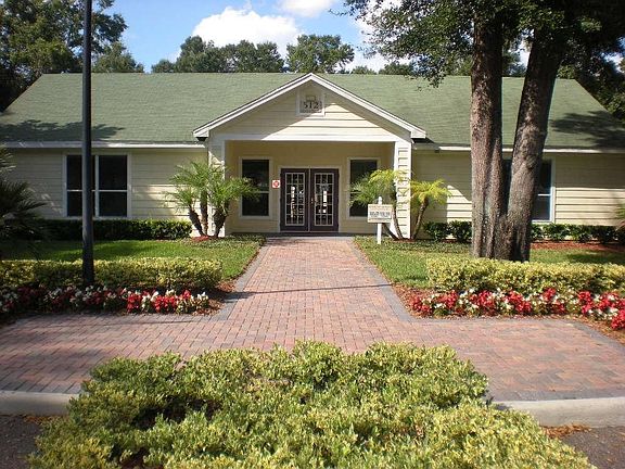 4th image of 512 Harrison Place Dr