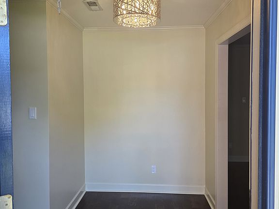 3rd image of 1008 Cedarwood Dr SW