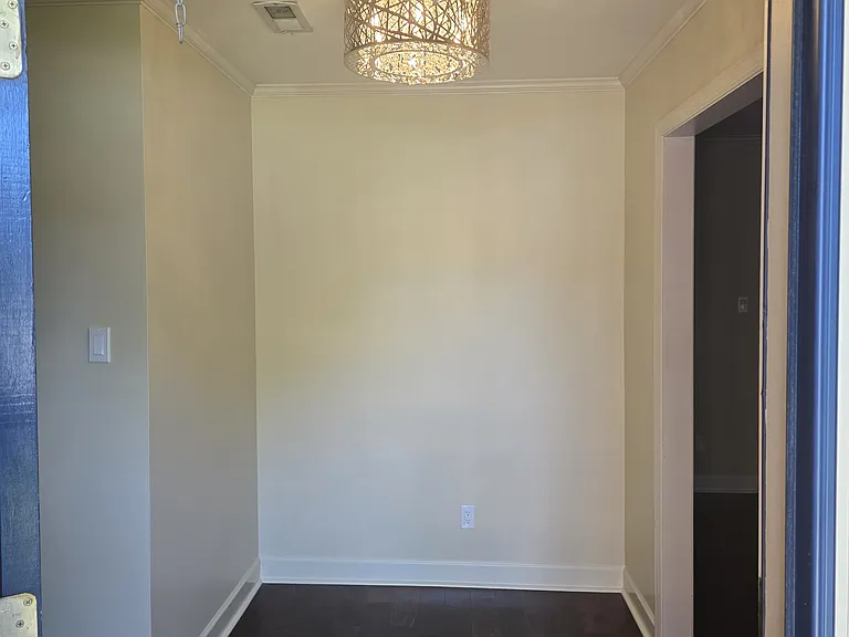 1008 Cedarwood Dr SW — Photo 3