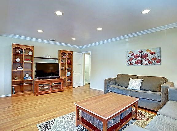 5th image of 5552 Auckland Ave