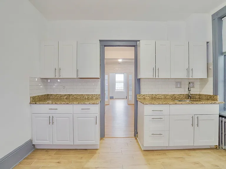 327 Jackson St #13 — Photo 6