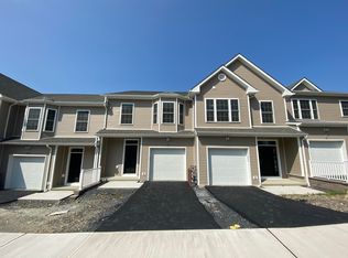 33 Pinto Rd W, Middletown, NY 10941