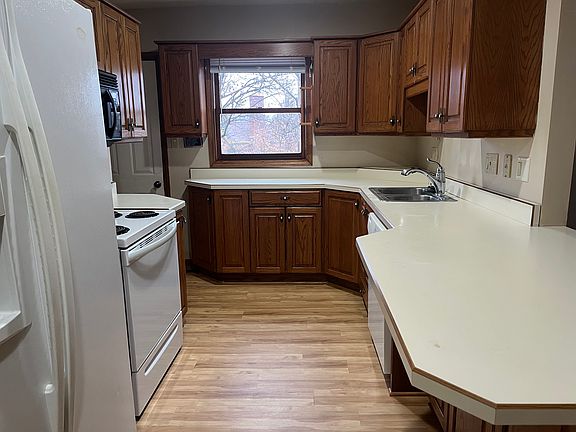 3rd image of 2118 Chautauqua Pkwy
