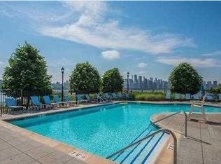 7400 River Rd #511, North Bergen, NJ 07047