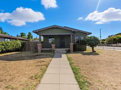 1321 W Oak Avenue, Visalia, CA, 93291