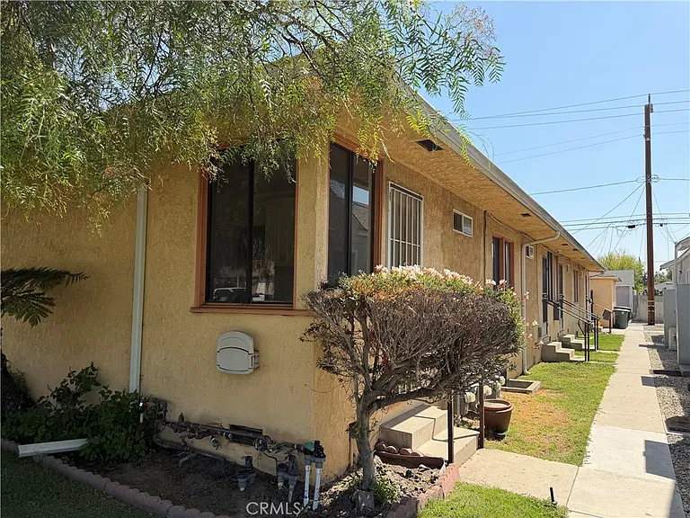 1340 N Buena Vista St #A — Photo 14