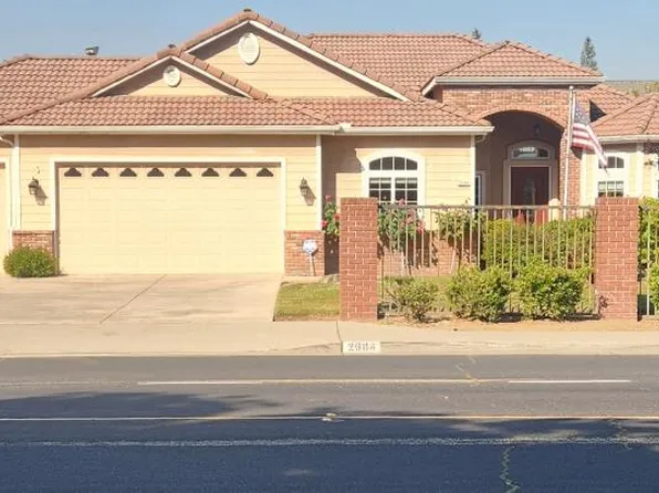 2684 Armstrong Ave, Clovis, CA 93611