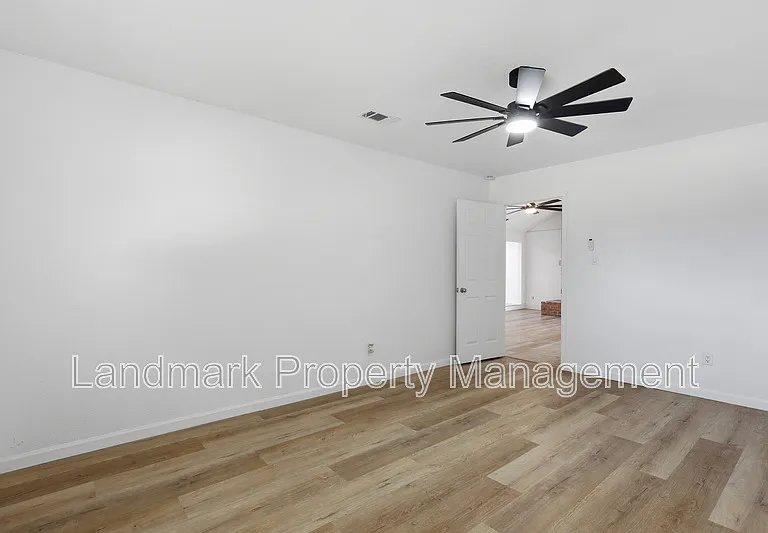 4351 Altamesa Blvd — Photo 22