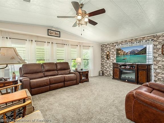 2nd image of 4201 Oxford Dr W