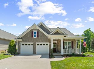 11832 Meetinghouse Dr, Cornelius, NC 28031