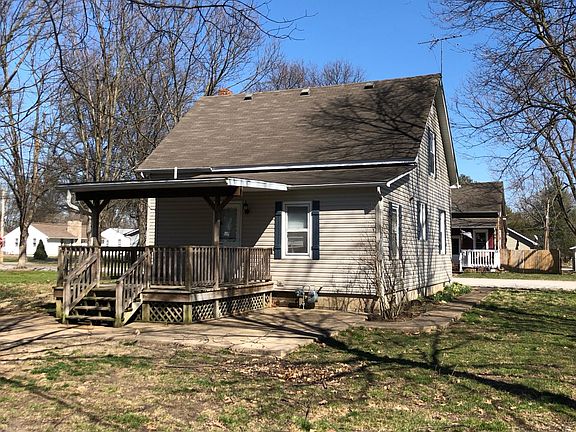 2nd image of 207 N Cherry St