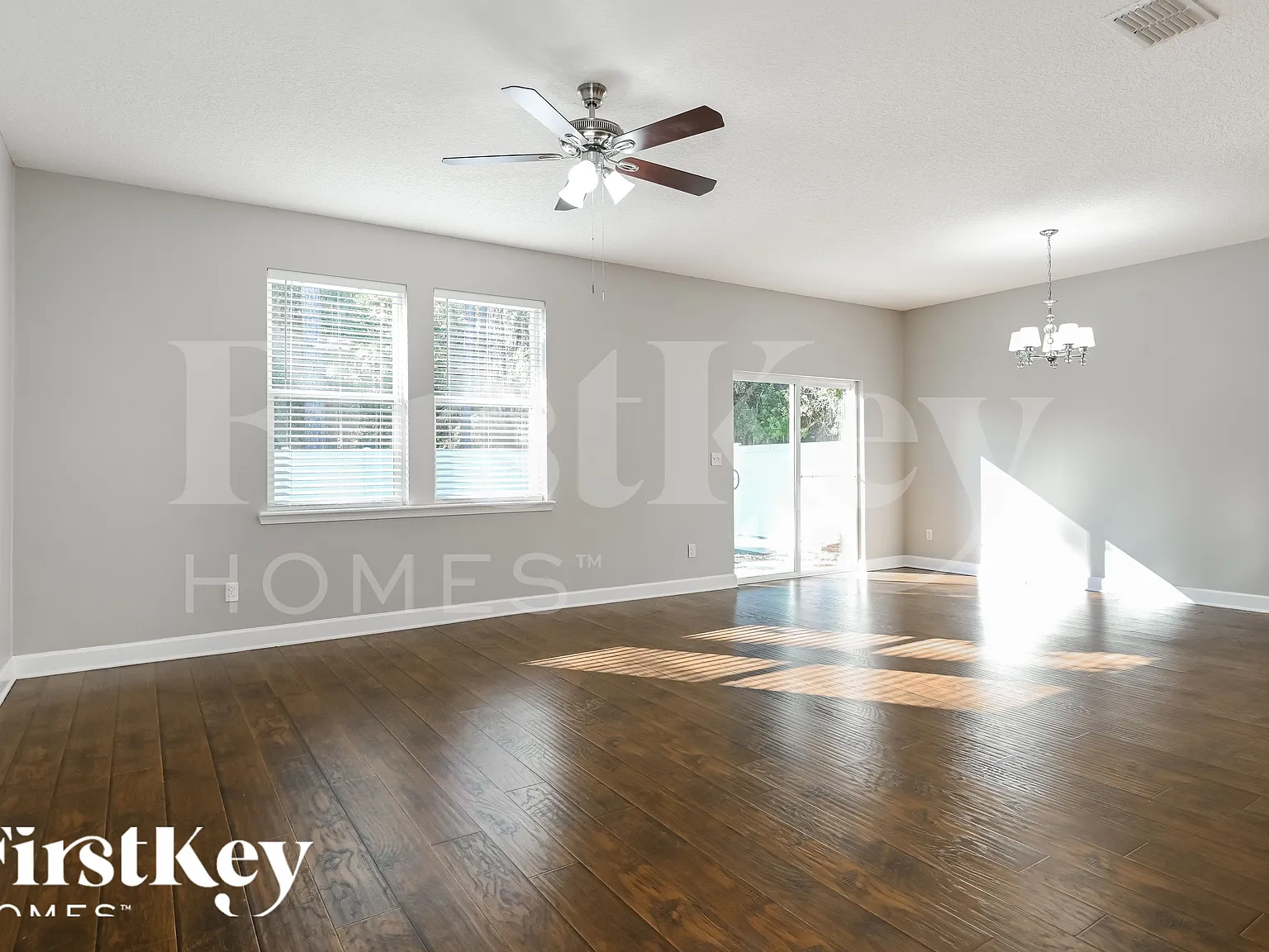 3 bed, 2.0 bath, 1696 sqft, $2,365 — Photo 4