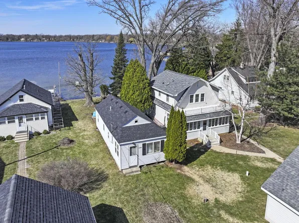 26806 South Elm LANE, Waterford, WI 53185